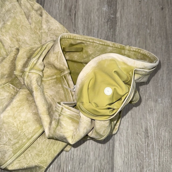 Lululemon Fast and Free High Rise Tight 25" *Ice Dye
Size 6 - Picture 12 of 16